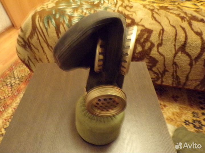 Противогаз Р-2