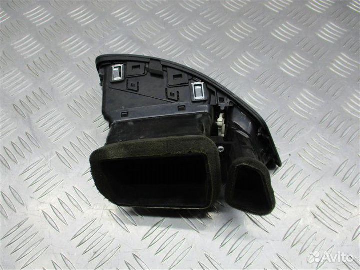 Дефлектор воздушный левый Kia Ceed 1 1.6 G4FC