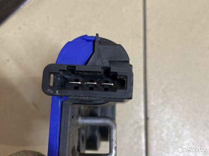 Hyundai Equus Замок багажника