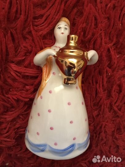 Статуэтка Девушка с самоваром Дулево