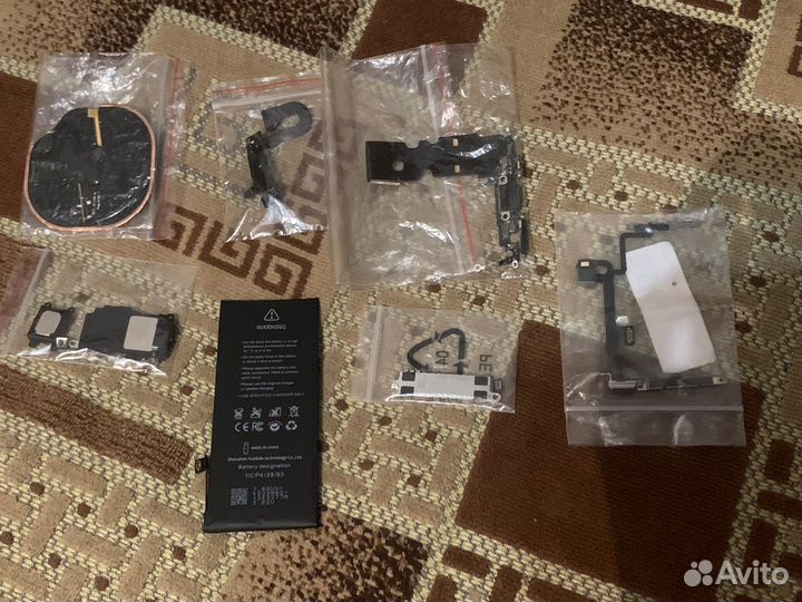 Запчасти на iPhone 8