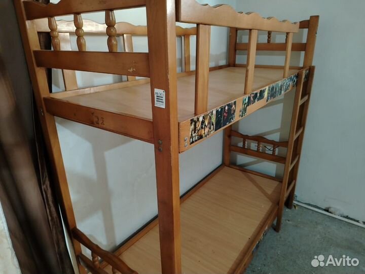 Детская двухярусная кровать
