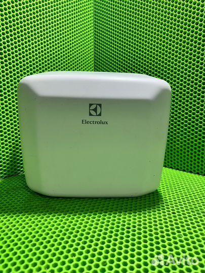 Электросушитель для рук Electrolux ehda/W-2500