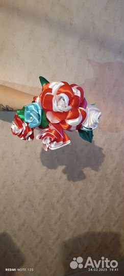 Букеты роз из атласной ленты