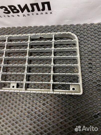 Ступень правая Renault Magnum 5010211738