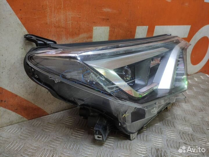 Фара правая Toyota Rav4 4 CA40 2015-2019