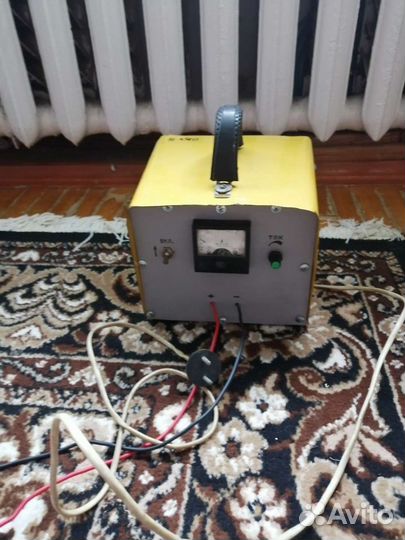 Зарядное устройство