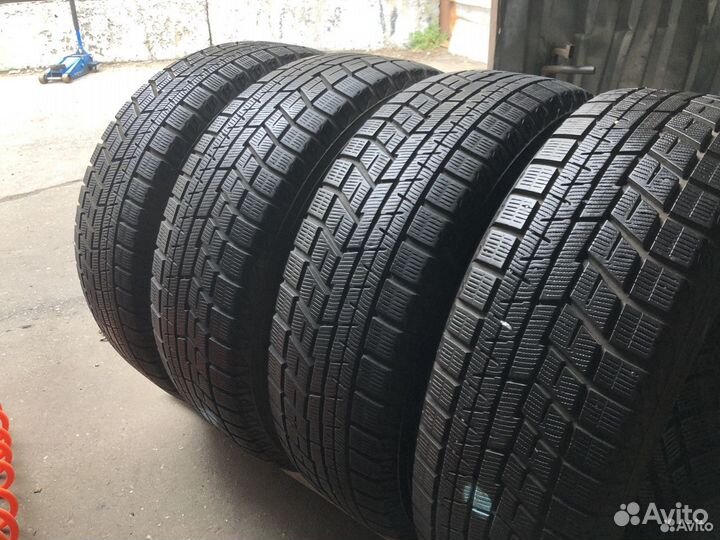 Yokohama Ice Guard IG60 215/60 R16