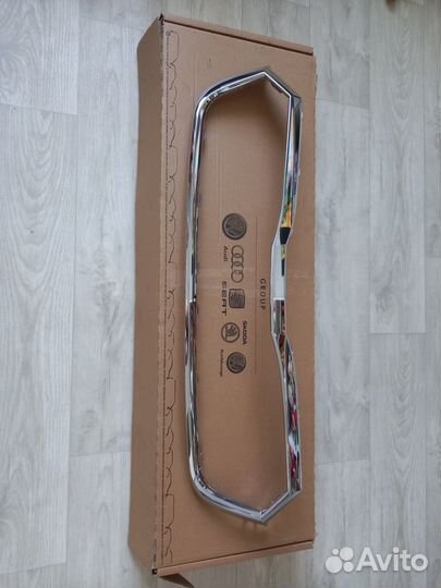 Молдинг решетки радиатора skoda octavia a8