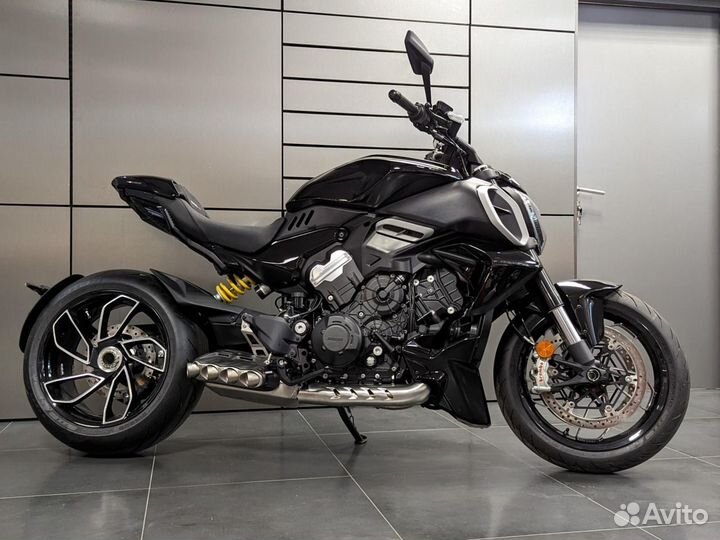 Ducati Diavel V4