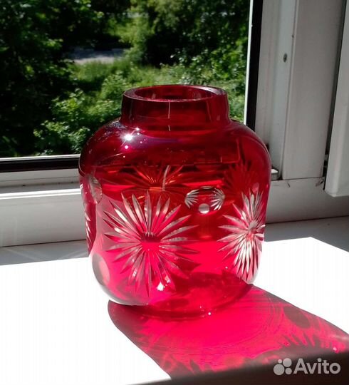 Ваза хрусталь СССР. Рубиновое стекло