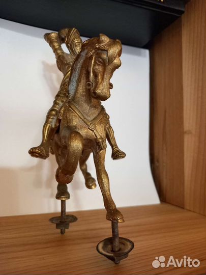 Рыцарь на коне. Бронза. Золото. Интерьерная деталь