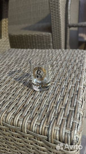 Бокалы рюмки