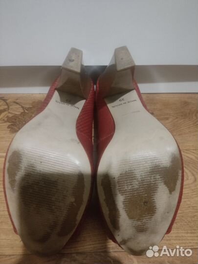 Продам туфли женские 39размер натуральная кожа