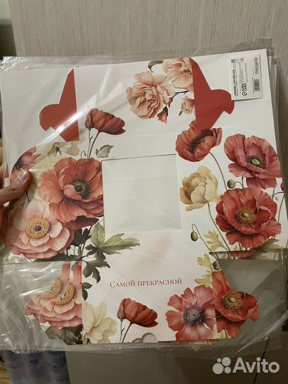 Упаковка на 4 капкейков с окном