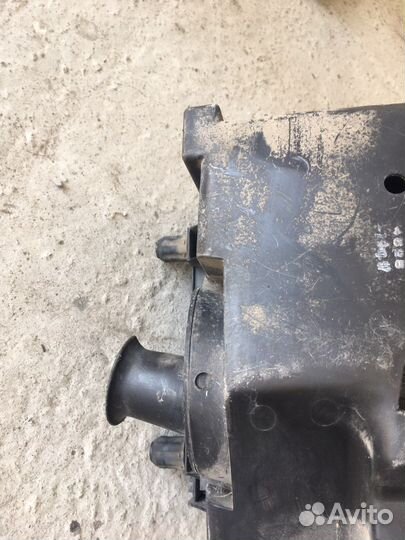 Корпус воздушного фильтра VW Transporter T4 (3712)