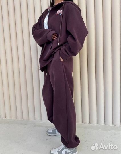 Женский спортивный костюм