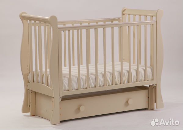 Детская кроватка из массива бука