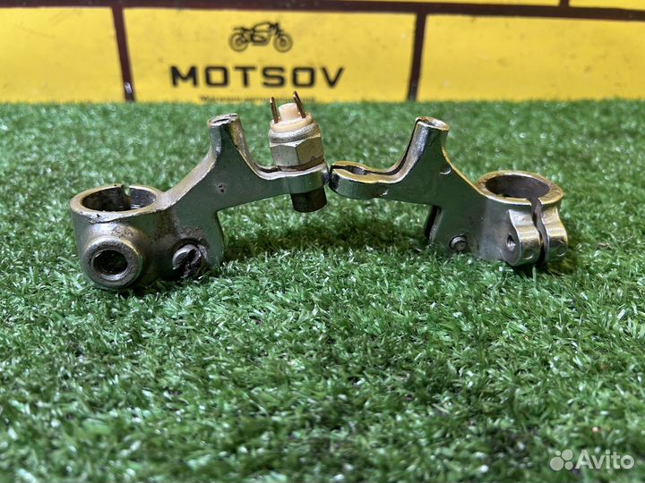 Крепление рычагов сцепления, тормоза Восход -3М