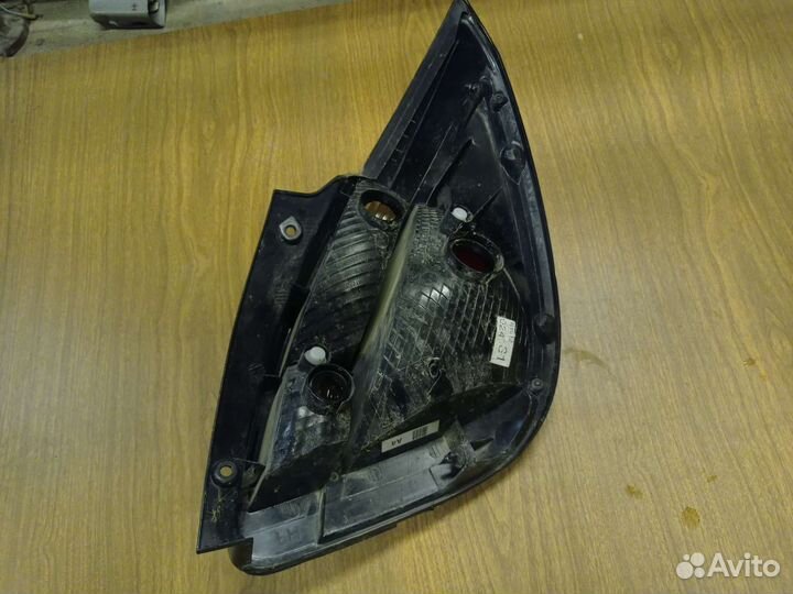 Задний левый фонарь kia rio 2