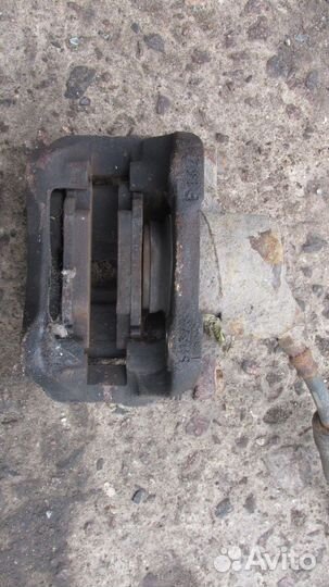 Суппорт передний правый