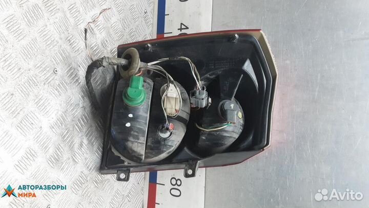 Фонарь задний правый Dodge Caliber 2008