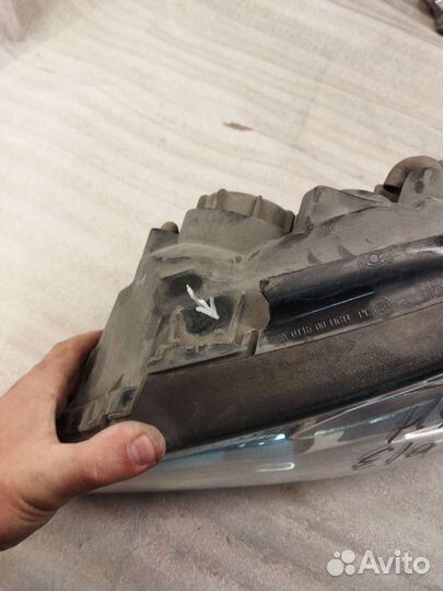 Фара левая Hyundai Elantra 06-11