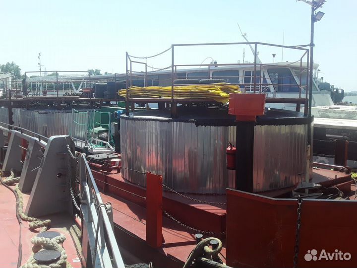Продаётся танкер бункеровщик ббс