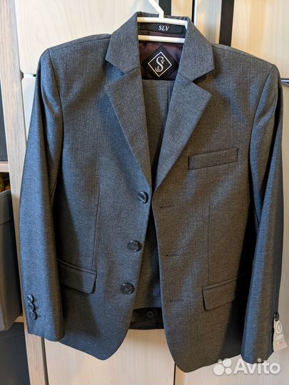 Школьный костюм для мальчика серый 140