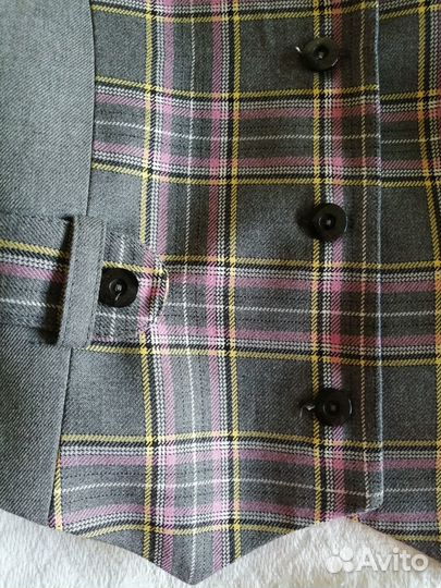 Жилет для девочки новый 140рр