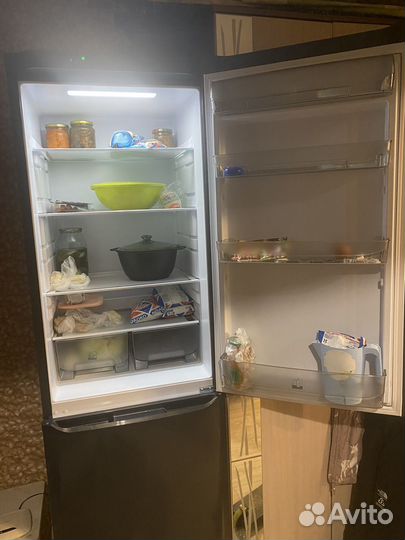 Холодильник новый