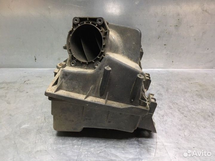 Корпус воздушного фильтра Volkswagen Bora