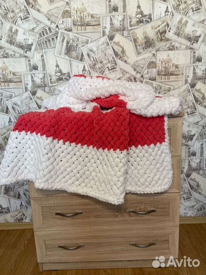 Пледы ручной работы.размер 120/160.240/220