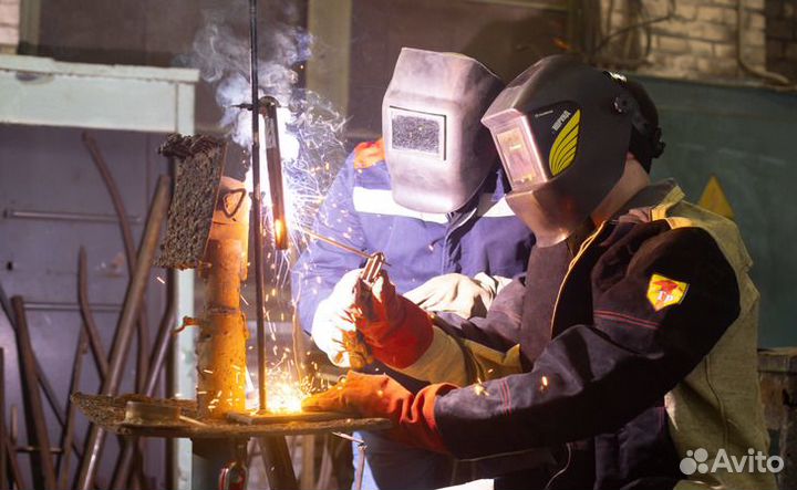 Помощник сварщика