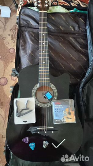 Акустическая гитара
