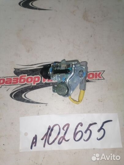 Замок лючка бензобака Lexus RX300 RX330 RX350 RX40