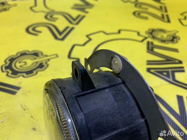 Противотуманная фара передняя левая Mitsubishi