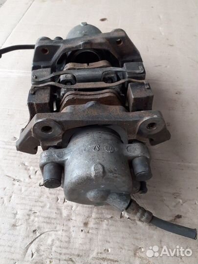 Суппорт передний правый бмв E39 95-03г.в