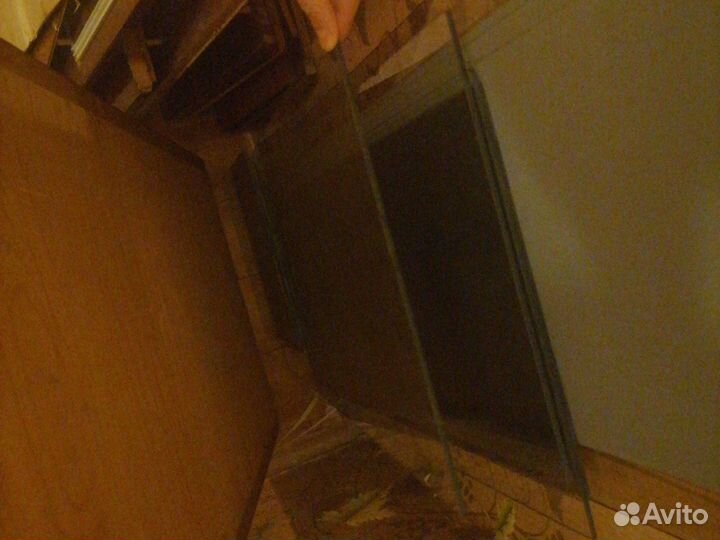 Несколько зеркал и стеклянные полки бу