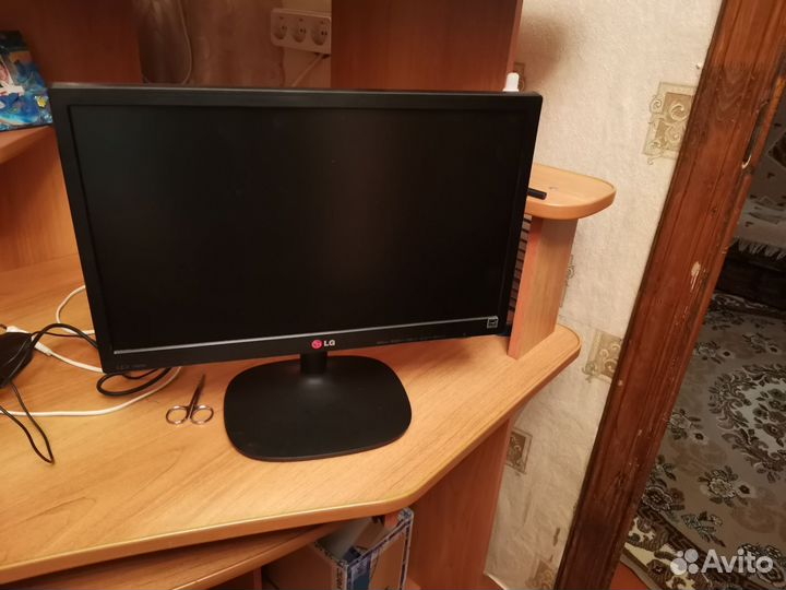 Монитор LG 19M35A