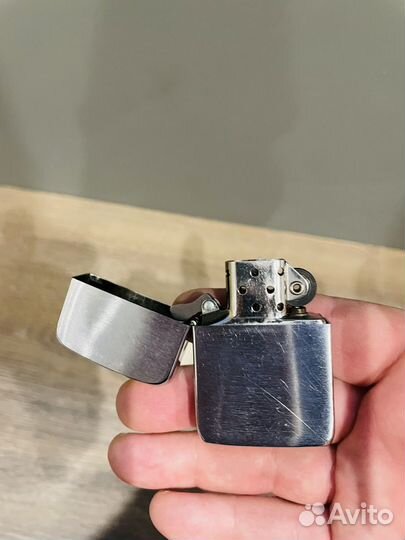 Зажигалка бензиновая zippo