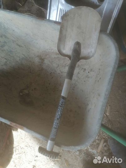 Лопата автомобильная Berchouse