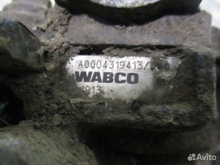 Кран управления тормозами прицепа Mercedes-Benz A0