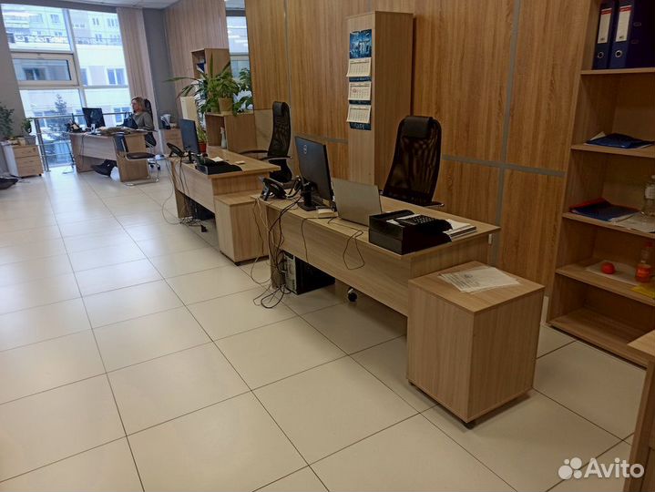 Офисная мебель бу столы тумбы