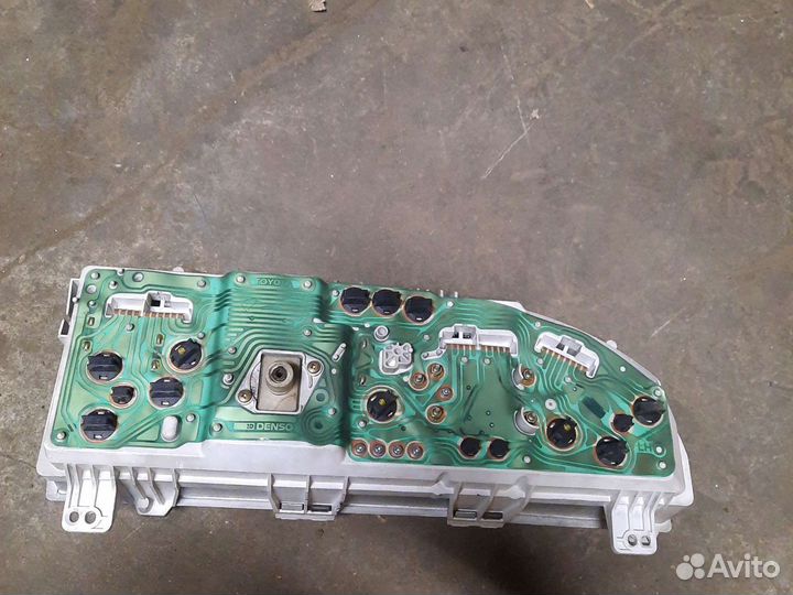 Щиток приборов Toyota corolla e90