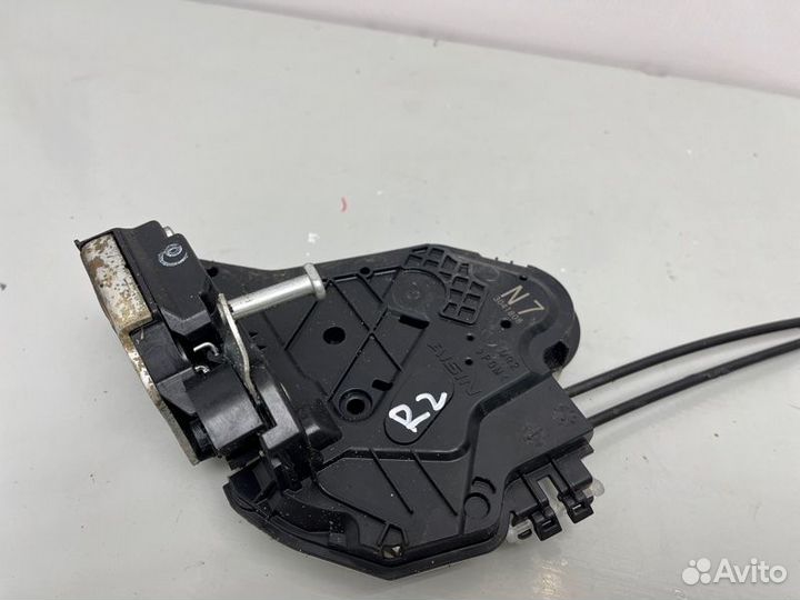 Замок двери задней правой Toyota Corolla E180 1ZR