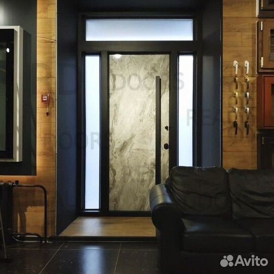 Входная группа с фрамугой для улицы