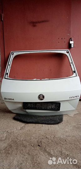 Крышка багажника skoda rapid