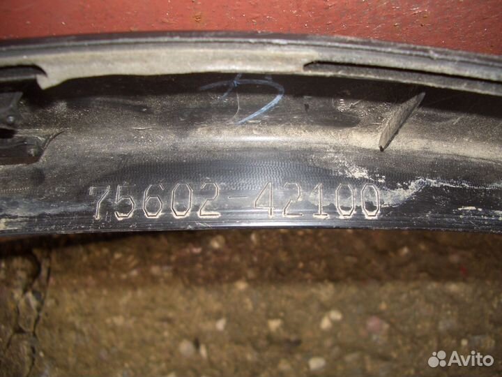 Накладка переднего крыла Тойота Раф 4 с15