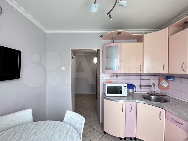2-к. квартира, 50 м², 6/10 эт.